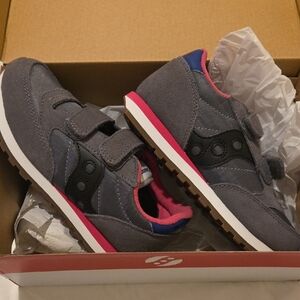 Saucony Sz 13 Kids' Charcoal and Fuchsia Sneakers